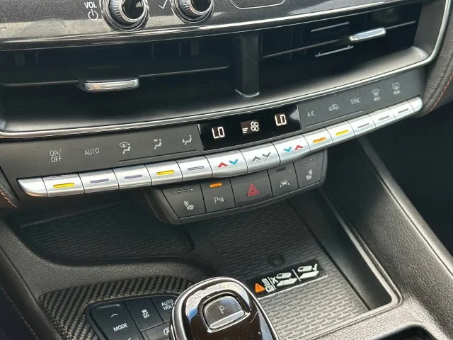 Used 2020 Black Cadillac Sport image 33