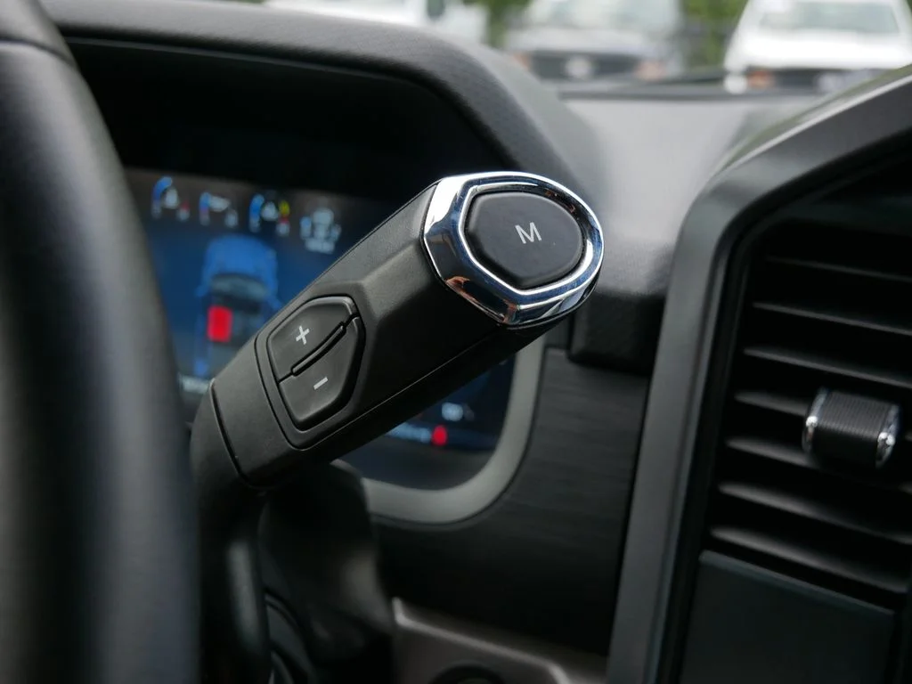 Used 2025 Silver Ford XLT image 23
