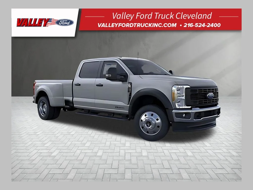 2026 Ford F-450 XL 4x4 Crew Cab 8' Box DRW's photo