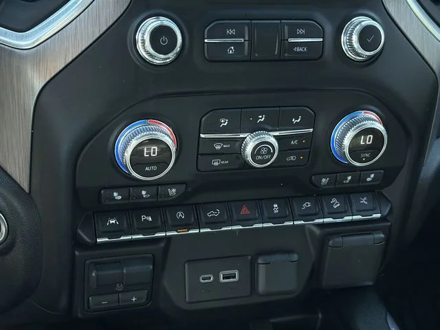 Used 2020 White GMC Denali image 26