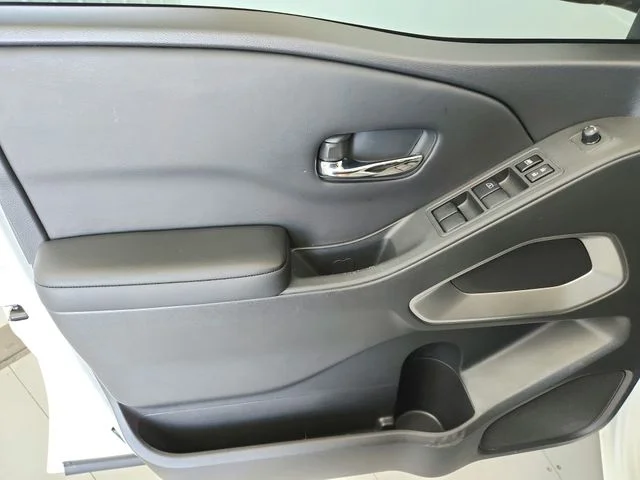 Used 2025 White Nissan SV image 35