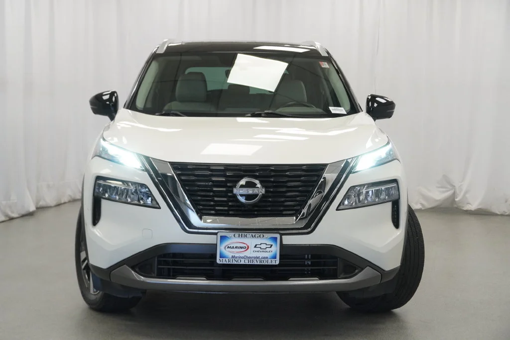 Used 2023 Pearl White Trico Nissan SL image 11