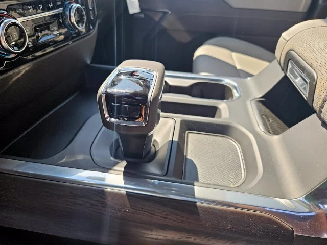 2026 GMC Sierra 1500 SLT - Photo 24