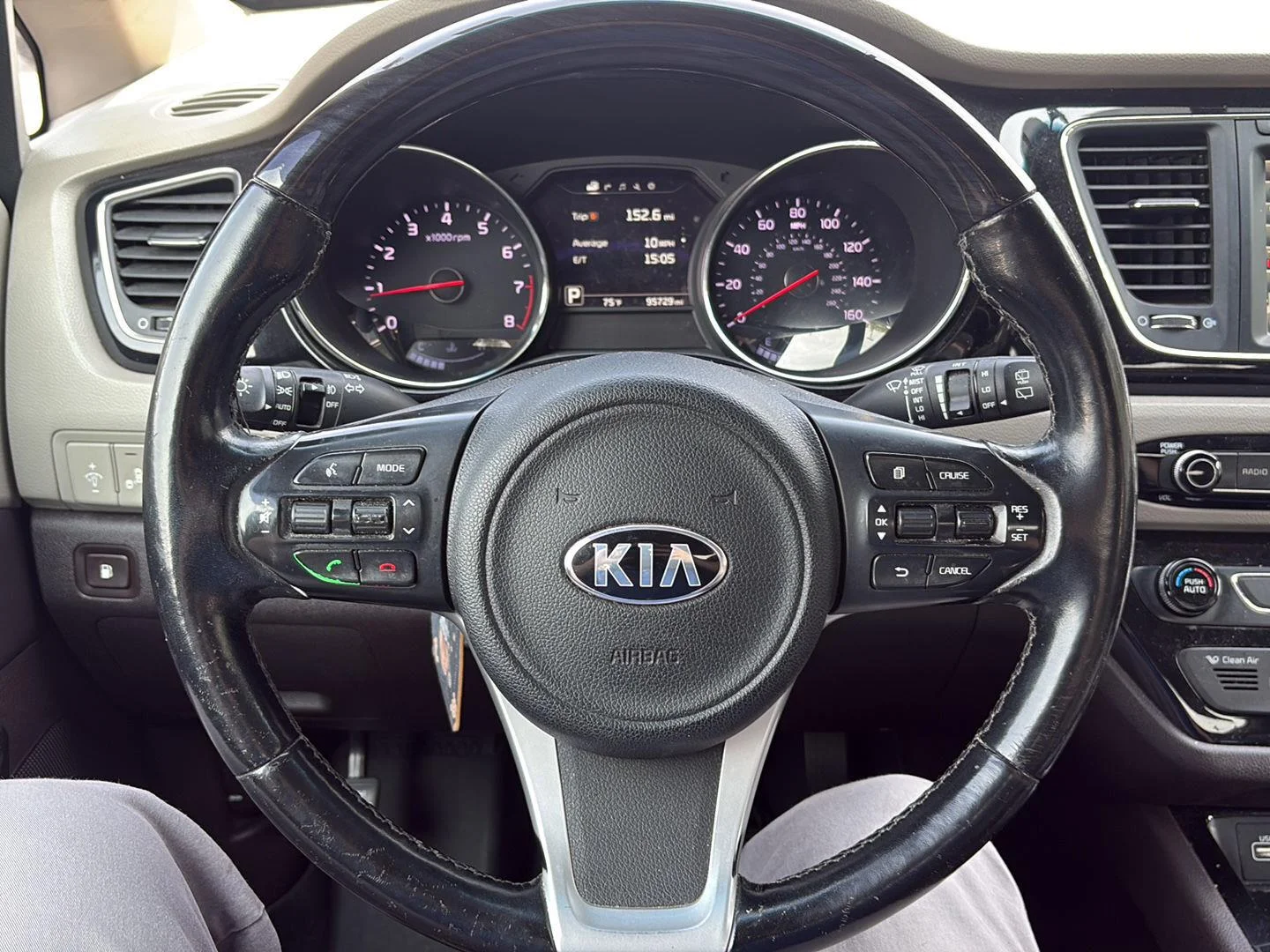 Used 2016 Platinum Graphite Kia Limited image 21