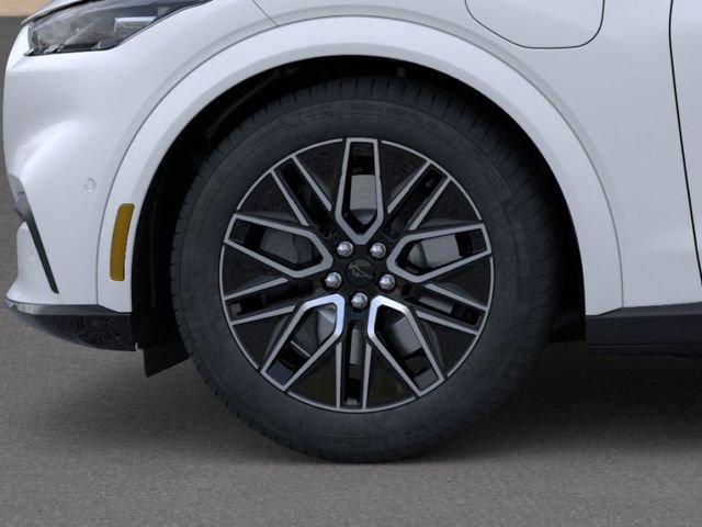 Used 2025 White Metallic Ford Premium image 19