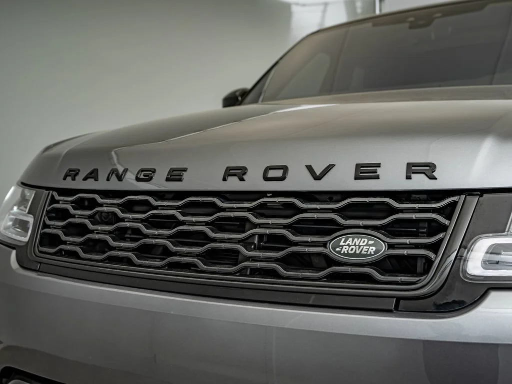 Used 2021 Eiger Gray Metallic Land Rover HSE Silver Edition image 12
