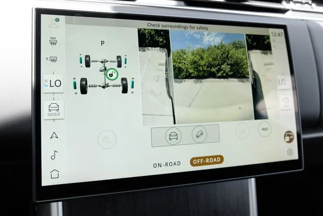 New 2026  Land Rover SE image 26
