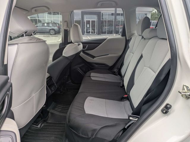 Used 2020 White Subaru Base image 11