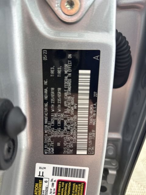 Used 2023 Silver Toyota XLE image 31