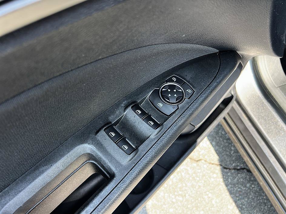Used 2019 Magnetic Ford SE image 20