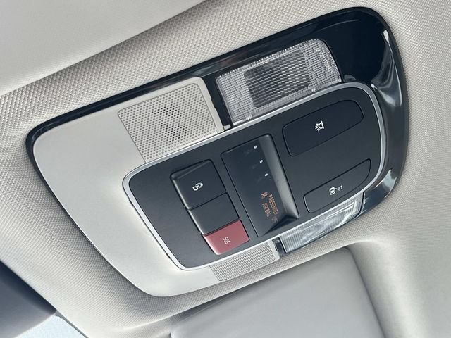 Used 2024 White Hyundai SEL image 32