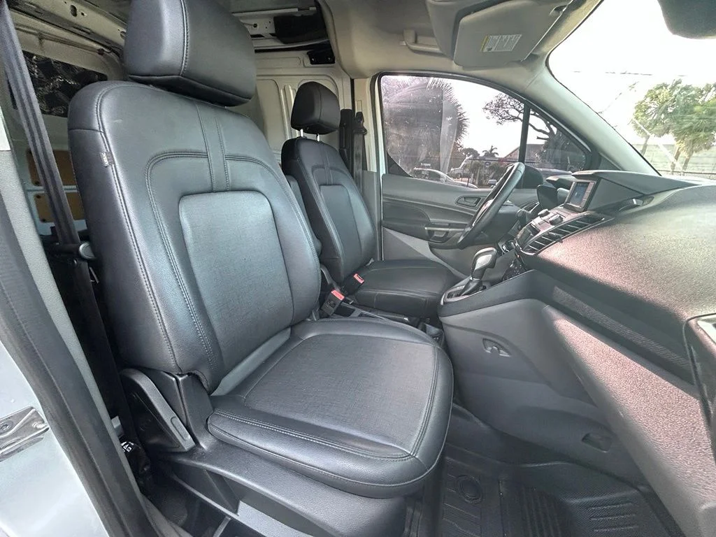 Used 2022 Frozen White Ford XL image 24