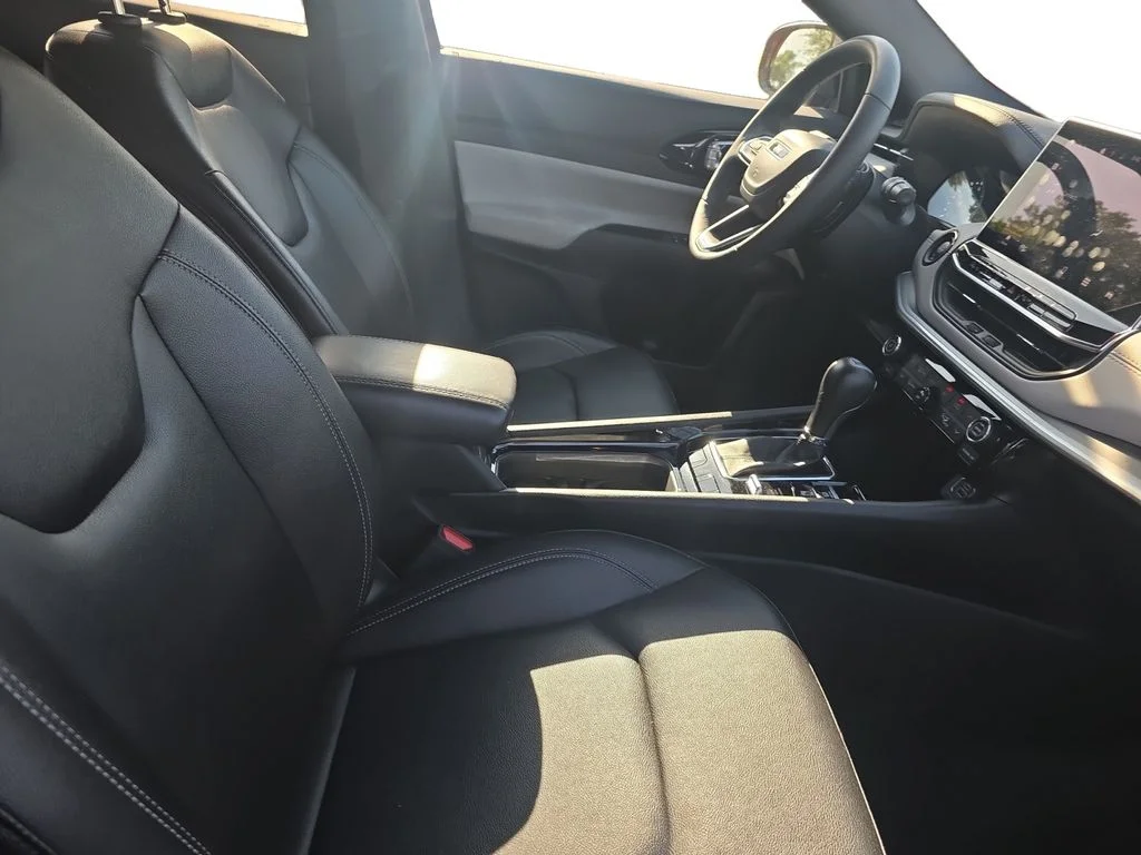 Used 2025 Red Jeep Limited image 24