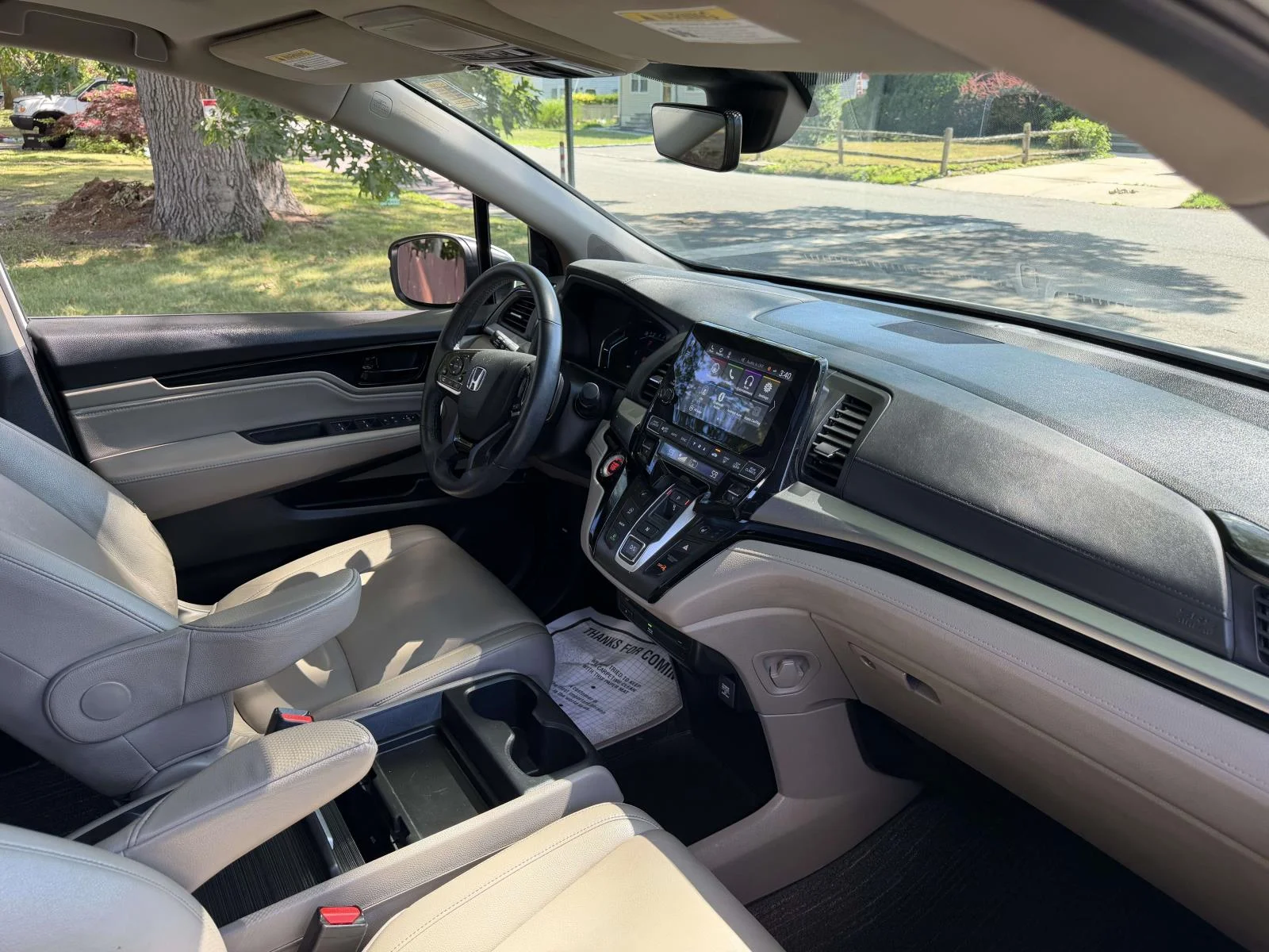 Used 2023 White Honda Touring image 12