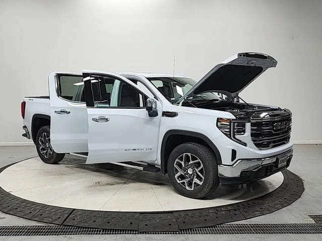 2026 GMC Sierra 1500 SLT - Photo 9