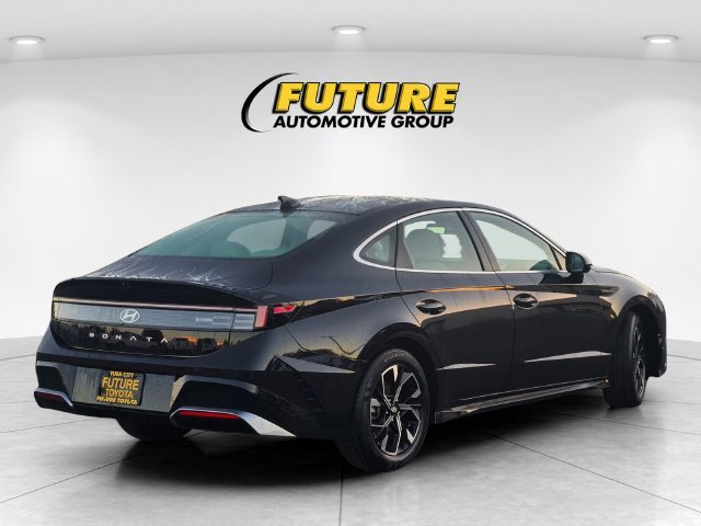 Used 2025 Blue Hyundai SEL image 4