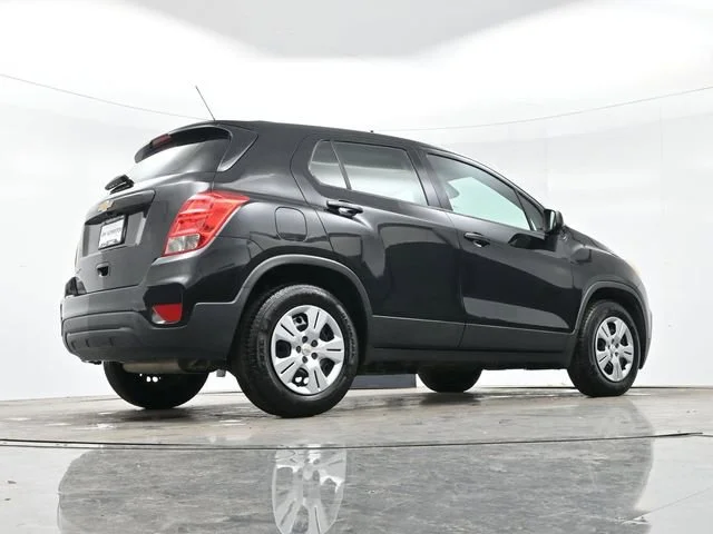 Used 2017 MOSAIC BLACK METALLIC Chevrolet LS image 26