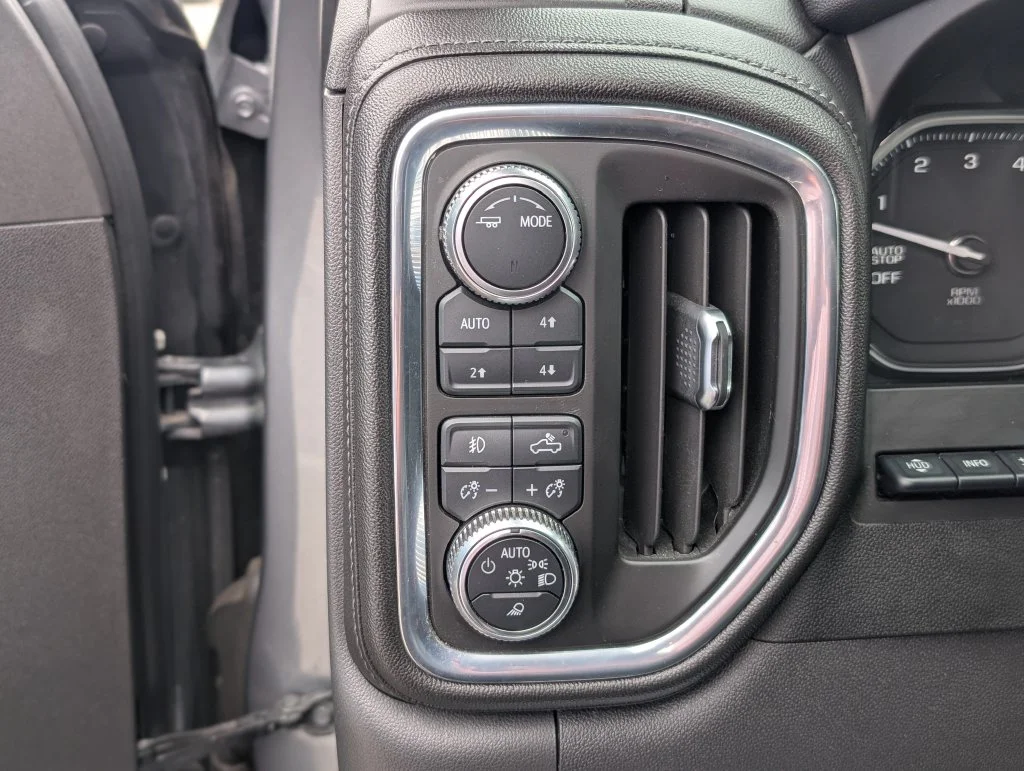 Used 2020 Gray GMC Denali image 19