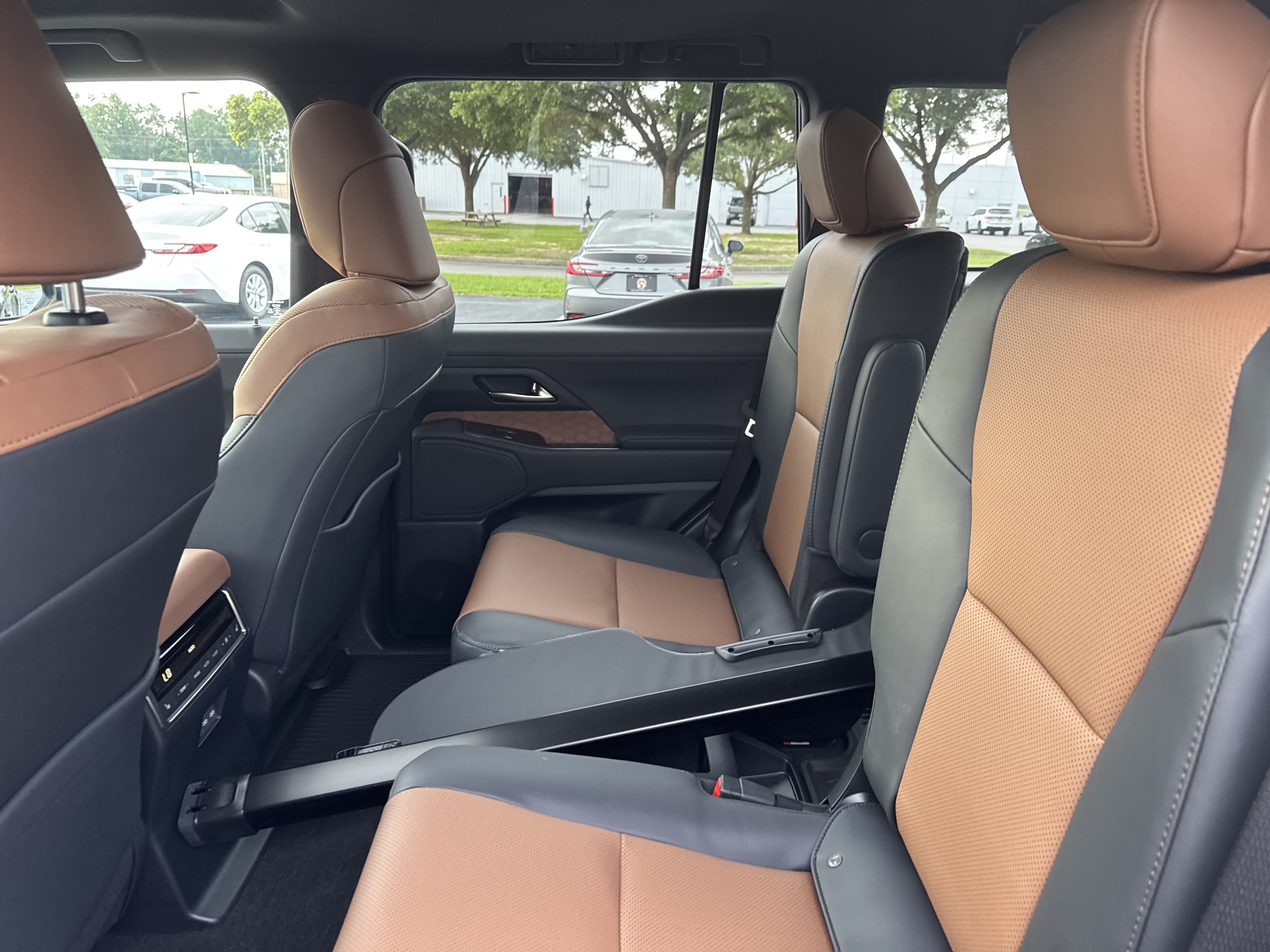 2026 Lexus GX Premium - Photo 24