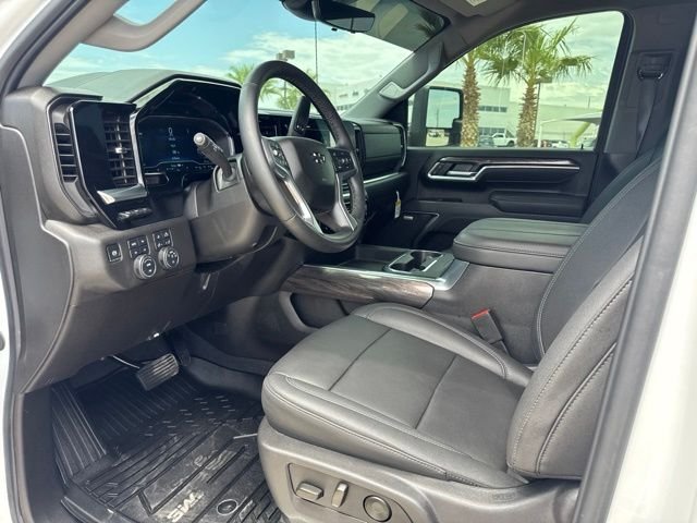 2025 Chevrolet Silverado 2500HD LTZ - Photo 19