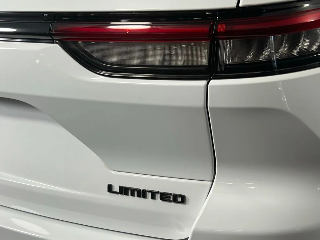 2023 Jeep Grand Cherokee Limited - Photo 11