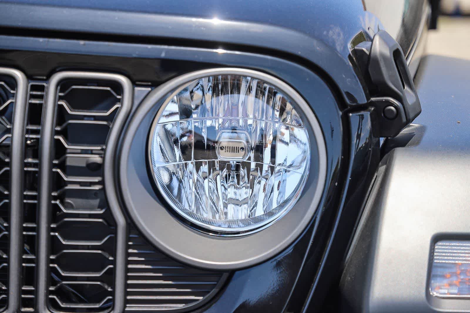New 2026 Black Clear-Coat Exterior Paint Jeep Sport image 8