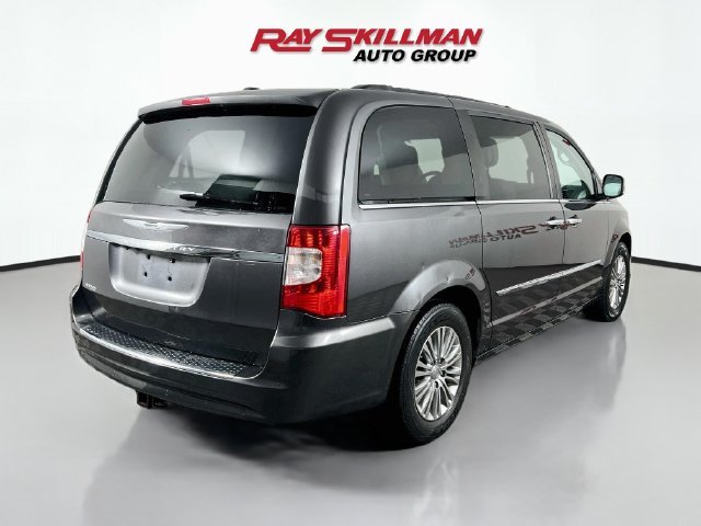 2015 Chrysler Town & Country Touring-L - Photo 7