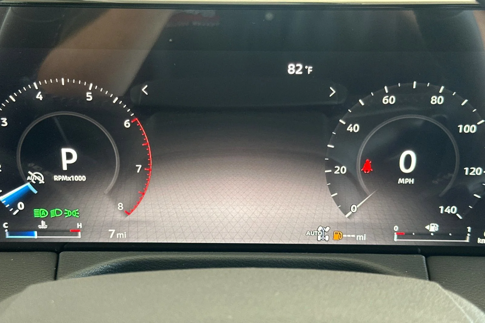 2026 Nissan Armada SV - Photo 25