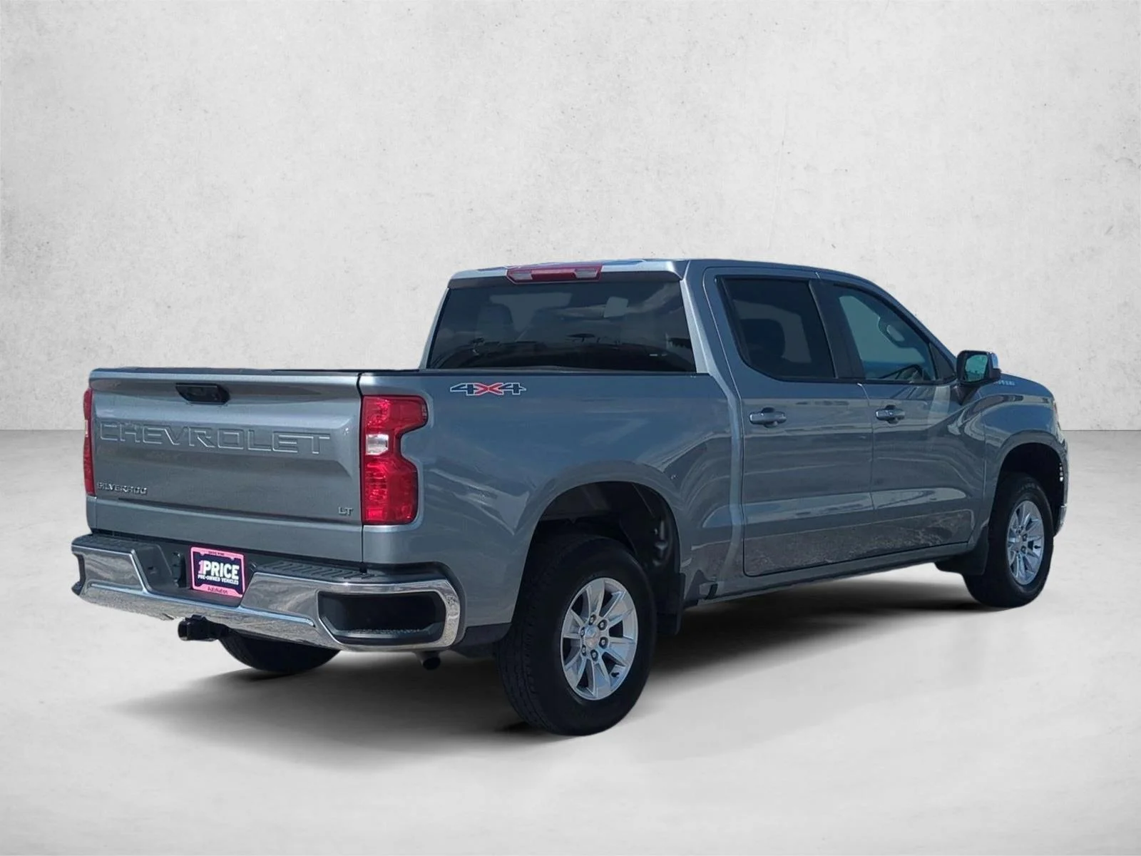 Used 2025 Sterling Gray Metallic Chevrolet LT image 5