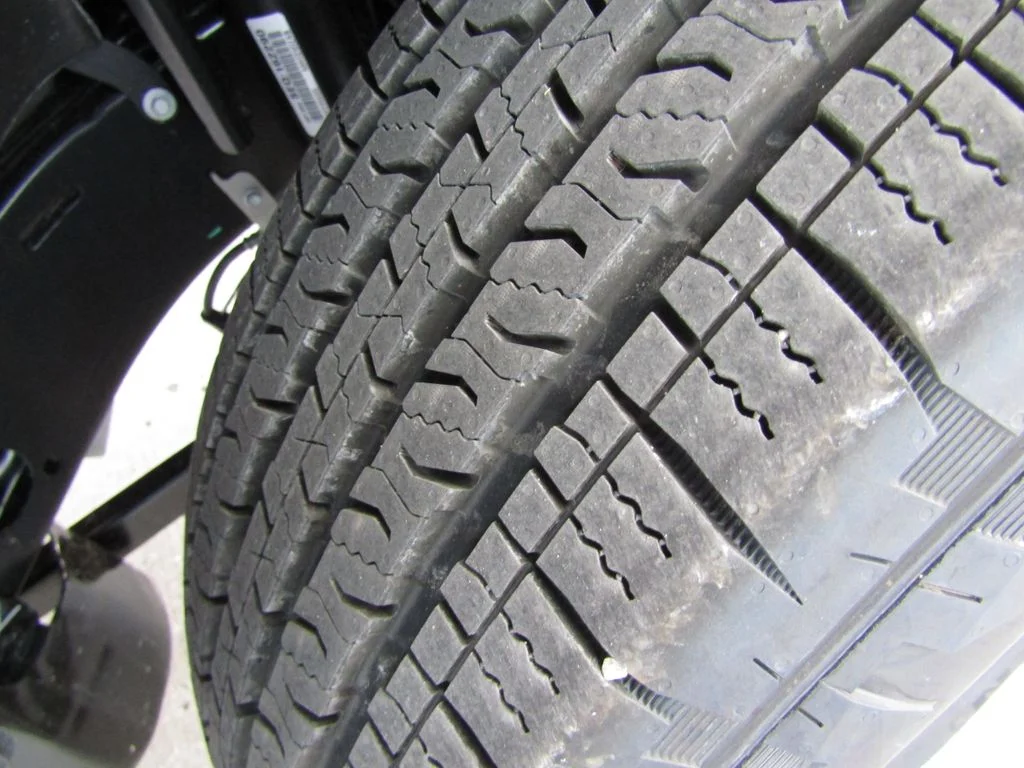 New 2026 Bright White Clearcoat Jeep Sport RHD image 27