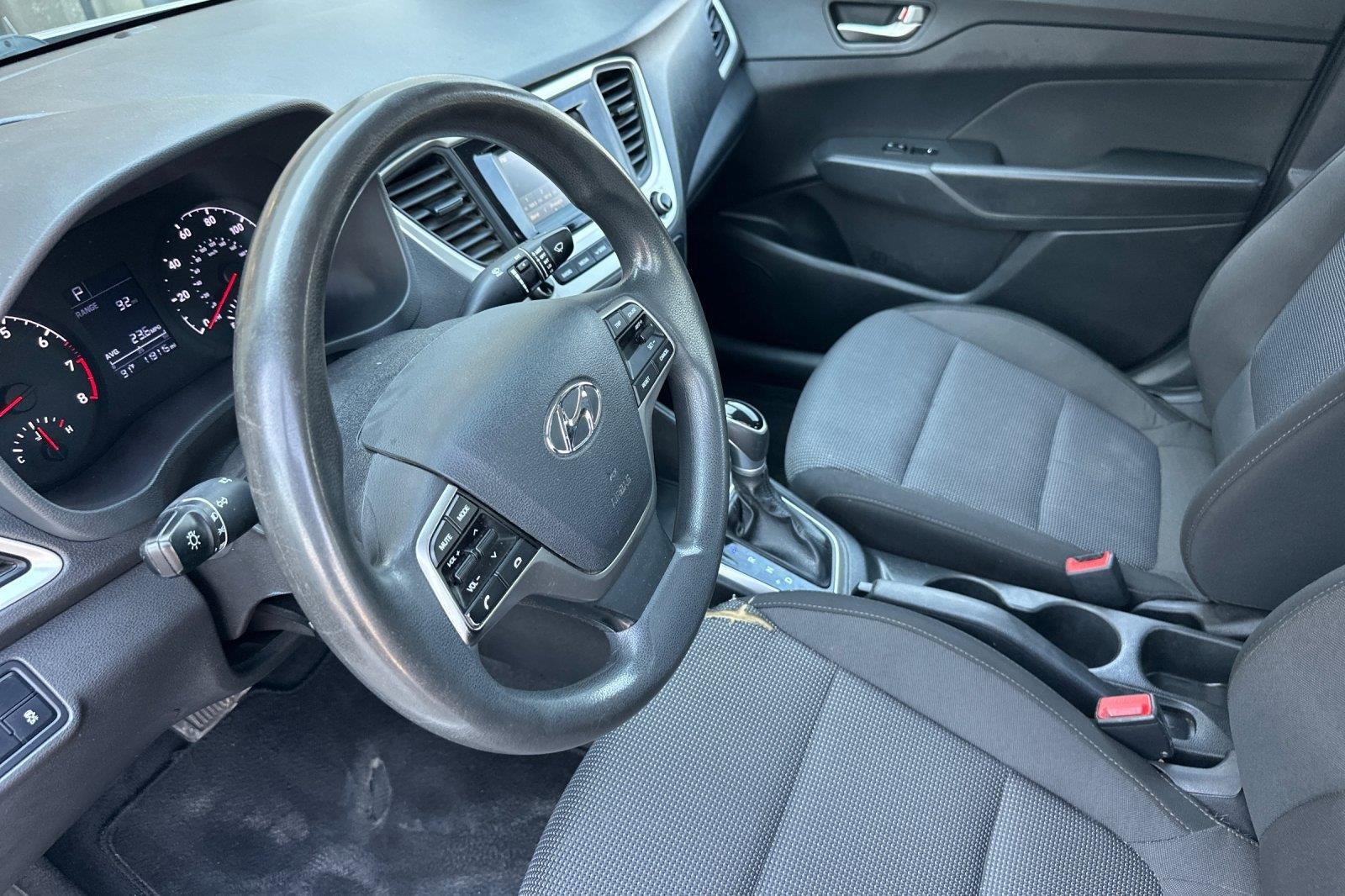 Used 2022 Olympus Silver Hyundai SE image 10