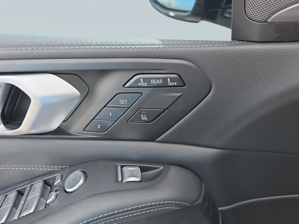 2020 BMW X7 40i - Photo 18