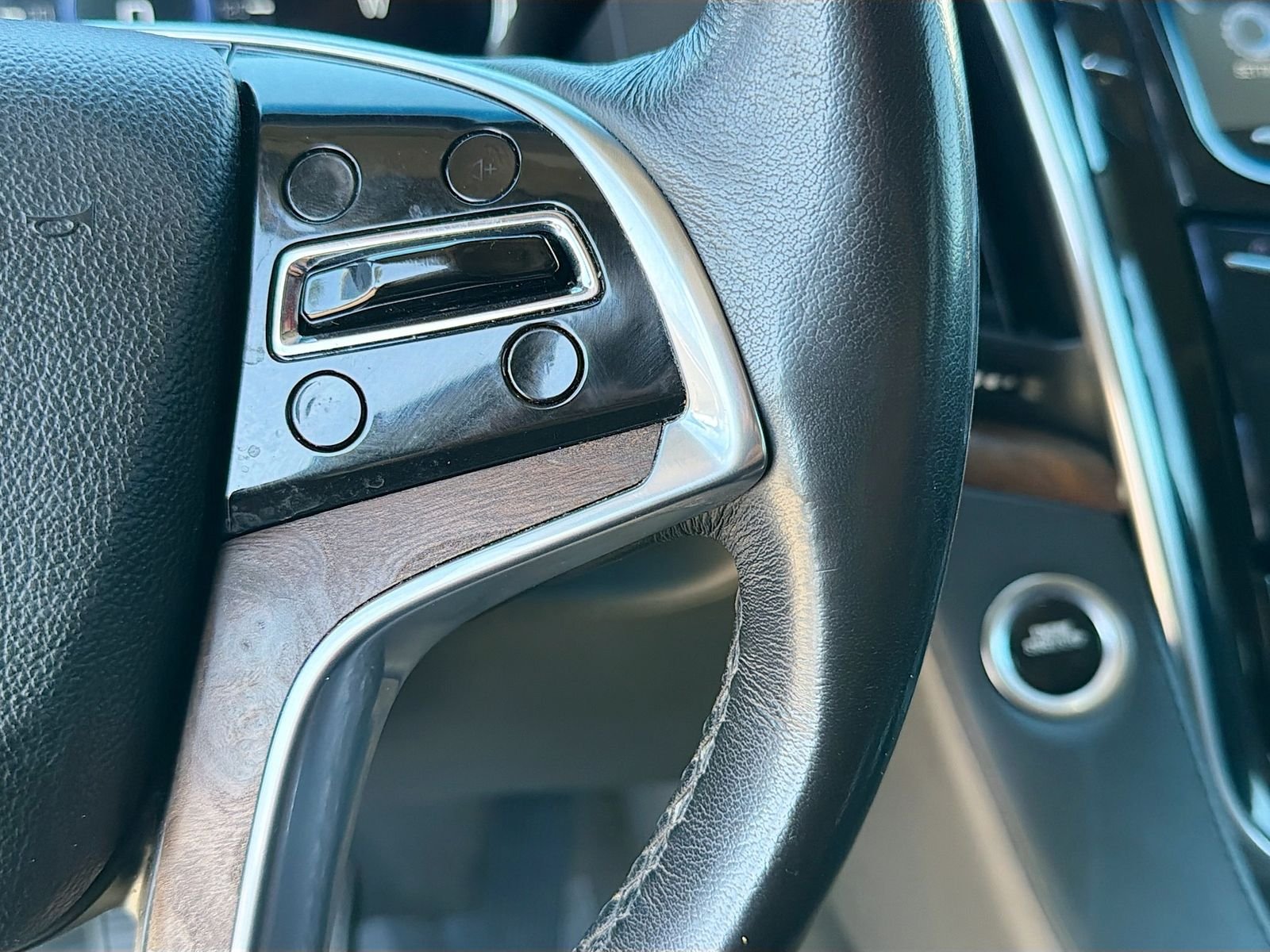 Used 2020 White Cadillac Luxury image 40