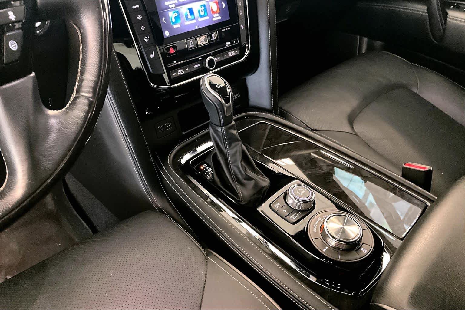 Used 2020 Moonstone White INFINITI LUXE image 15