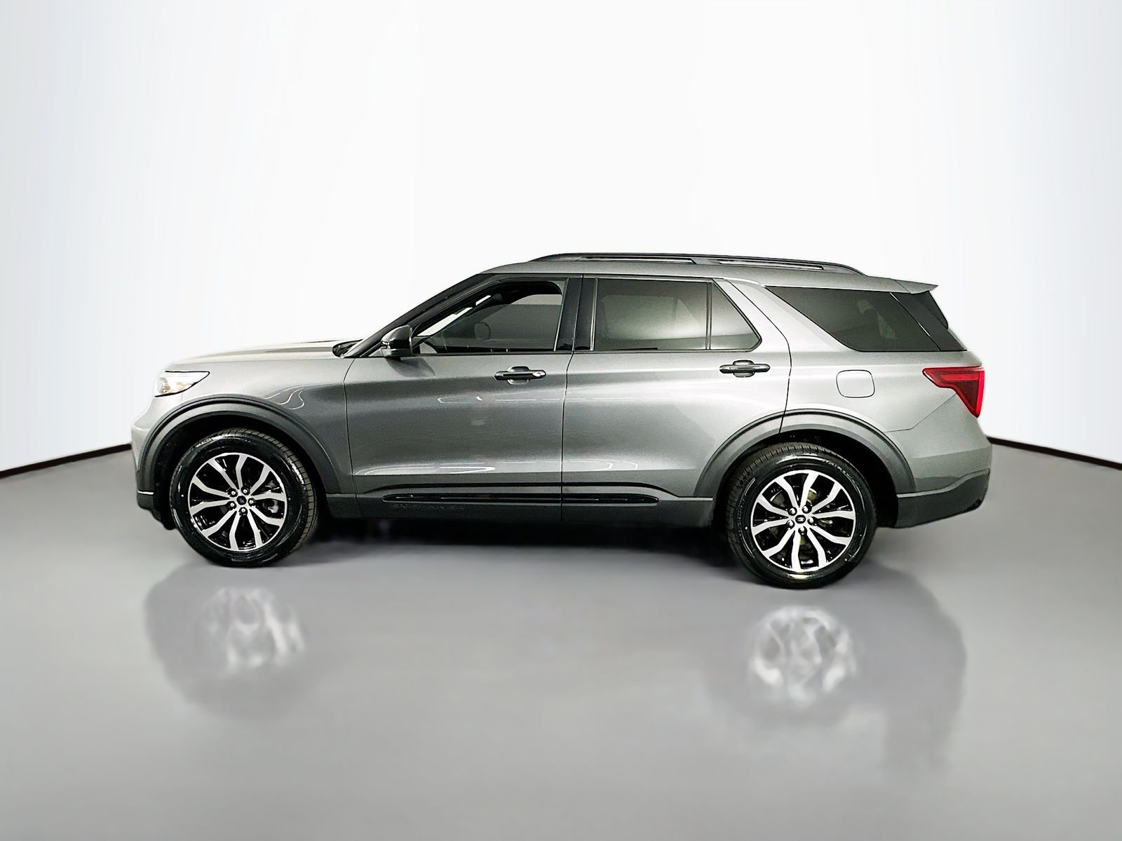 Used 2023 Gray Metallic Ford ST image 4
