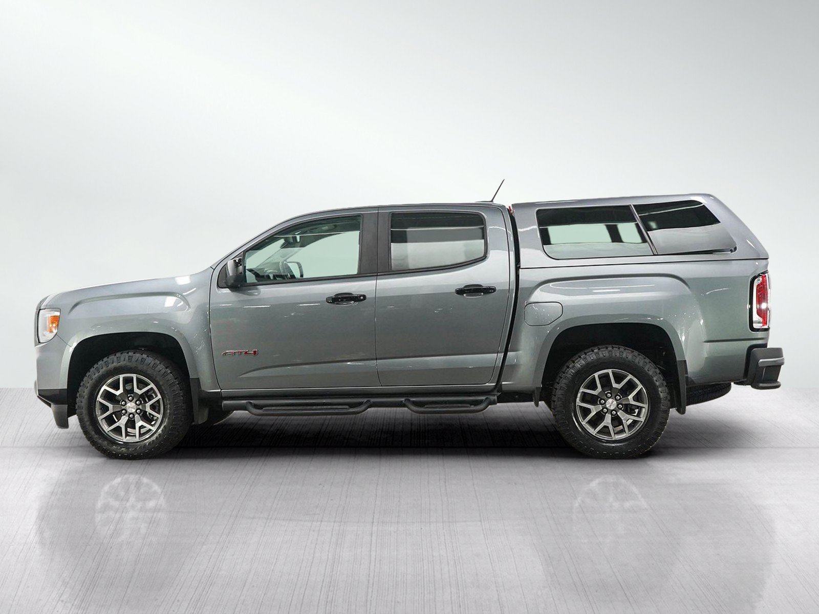 Used 2021 GMC Canyon AT4 with VIN 1GTG6FEN6M1106666 for sale in Burnsville, Minnesota