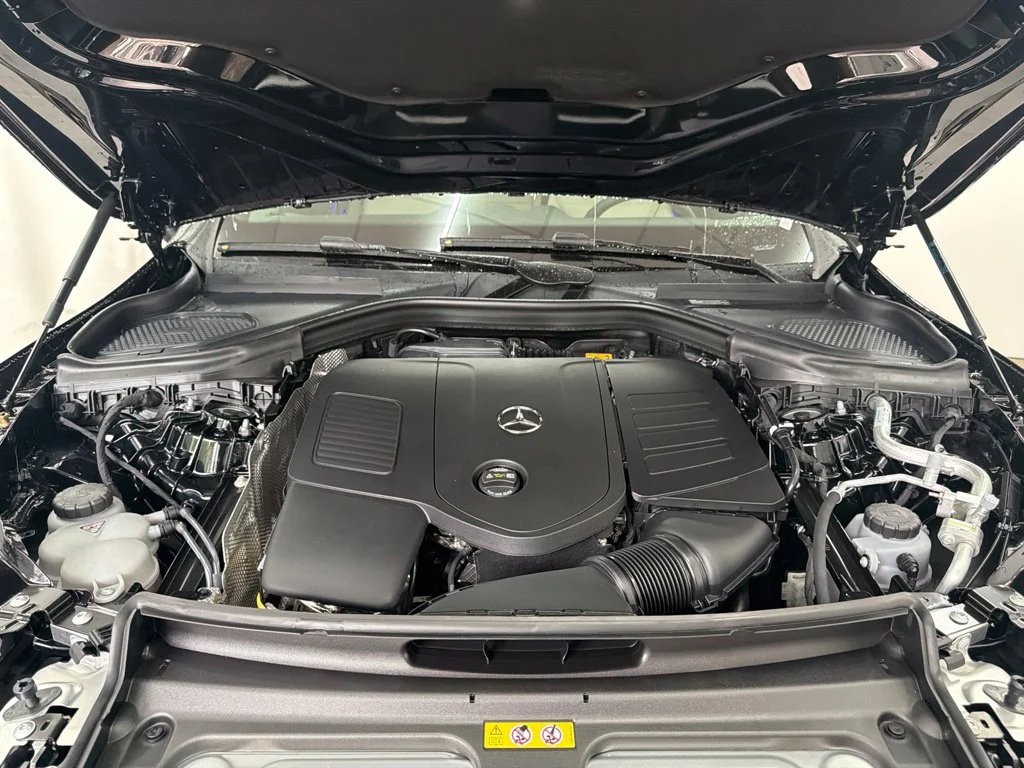 New 2027 Black Mercedes-Benz GLC 300 image 30