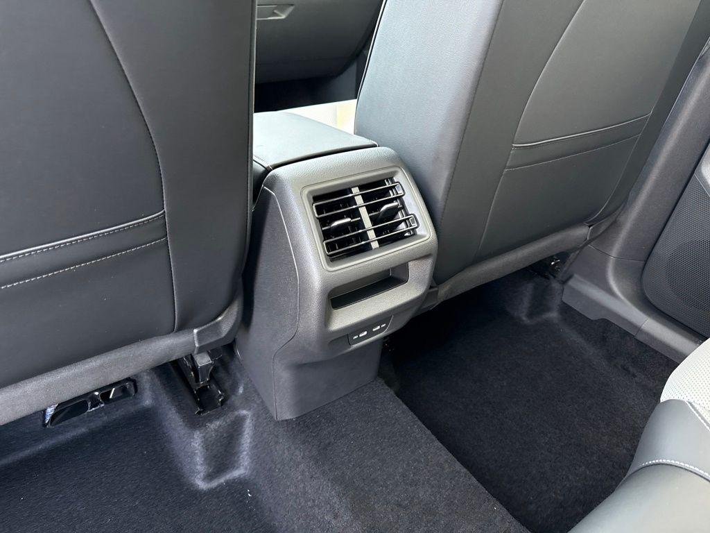 New 2026 Platinum Gray Metallic Volkswagen 2.0T SE image 24