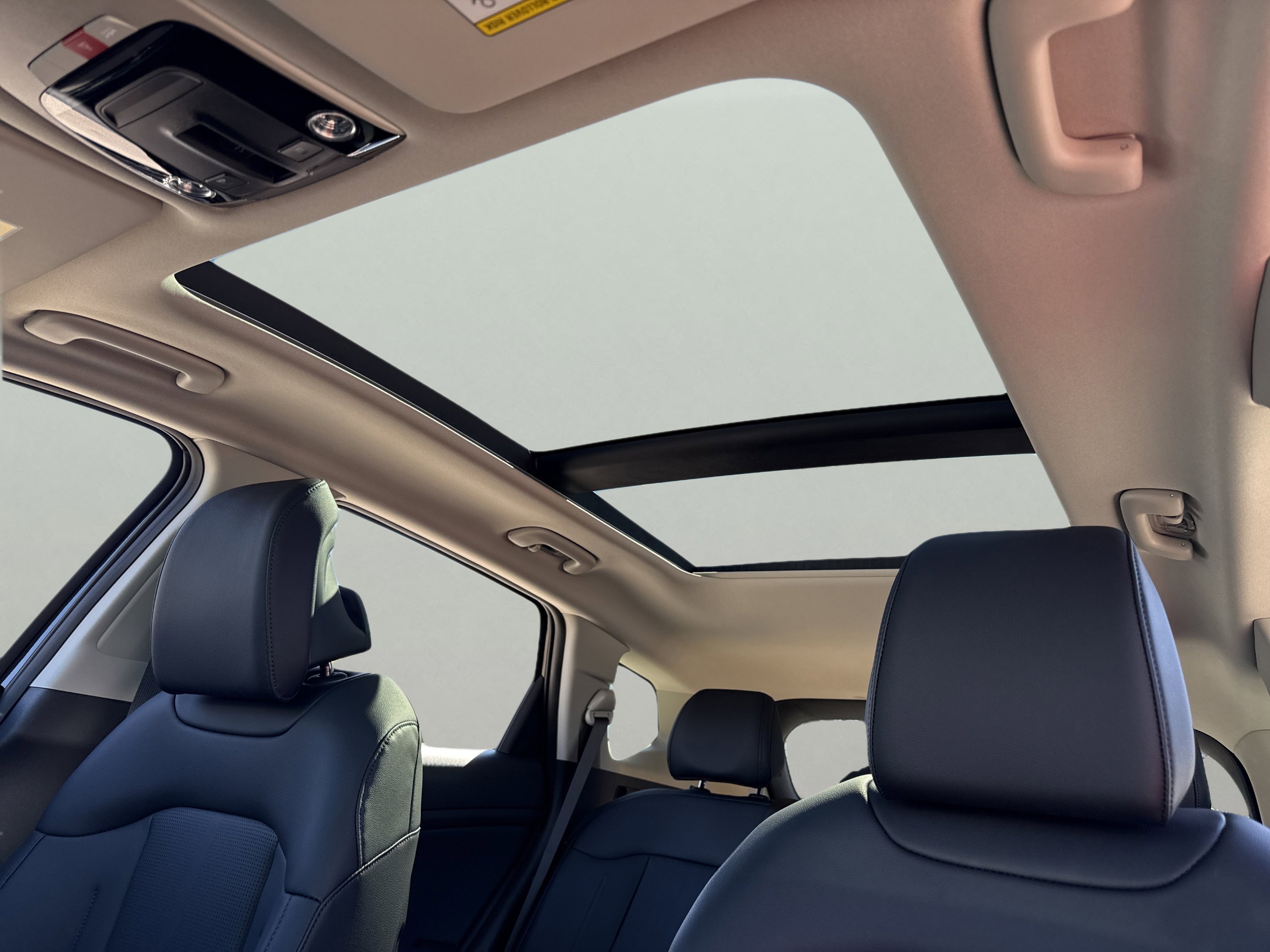 New 2026 Fusion Black Kia EX image 4