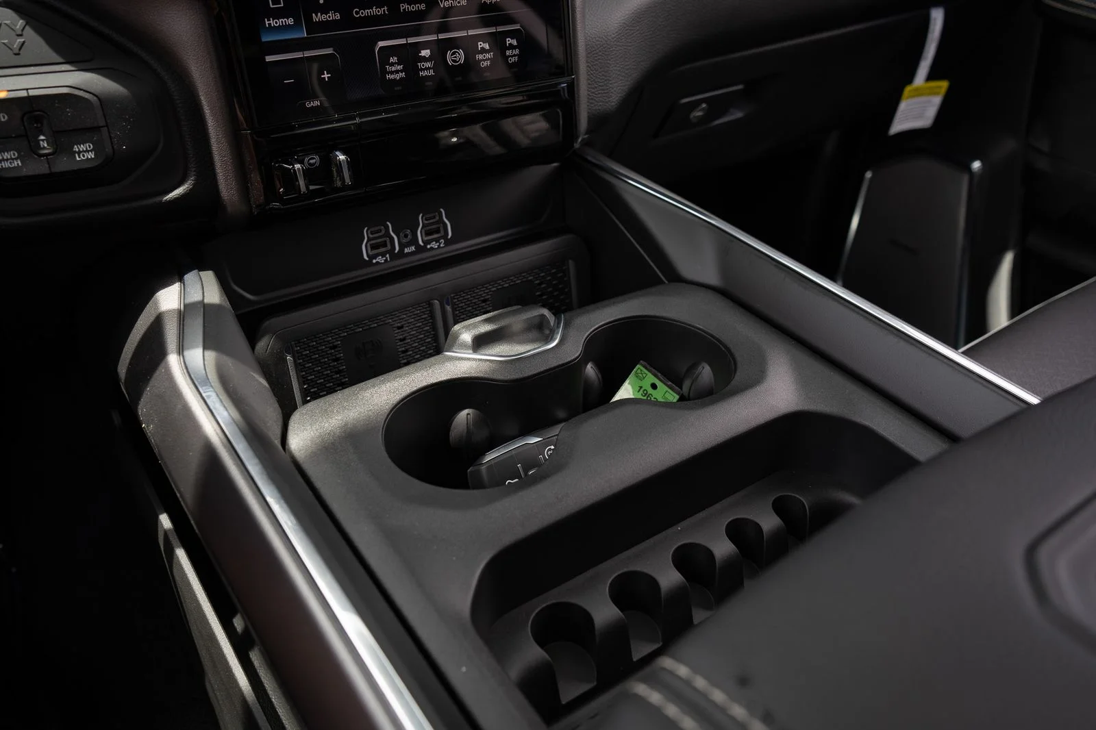 New 2026 Diamond Black Crystal Pearl-Coat Exterior Paint RAM Laramie image 47