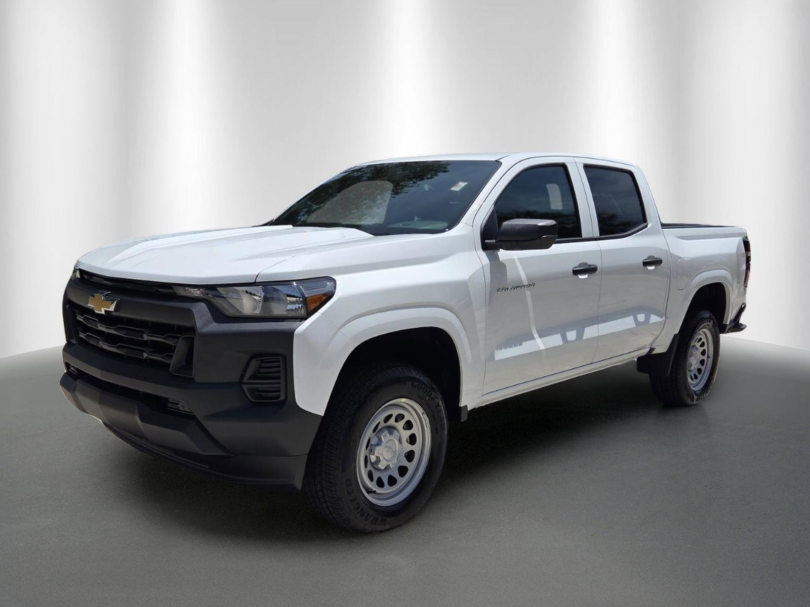 New 2026 Summit White Chevrolet WT image 2