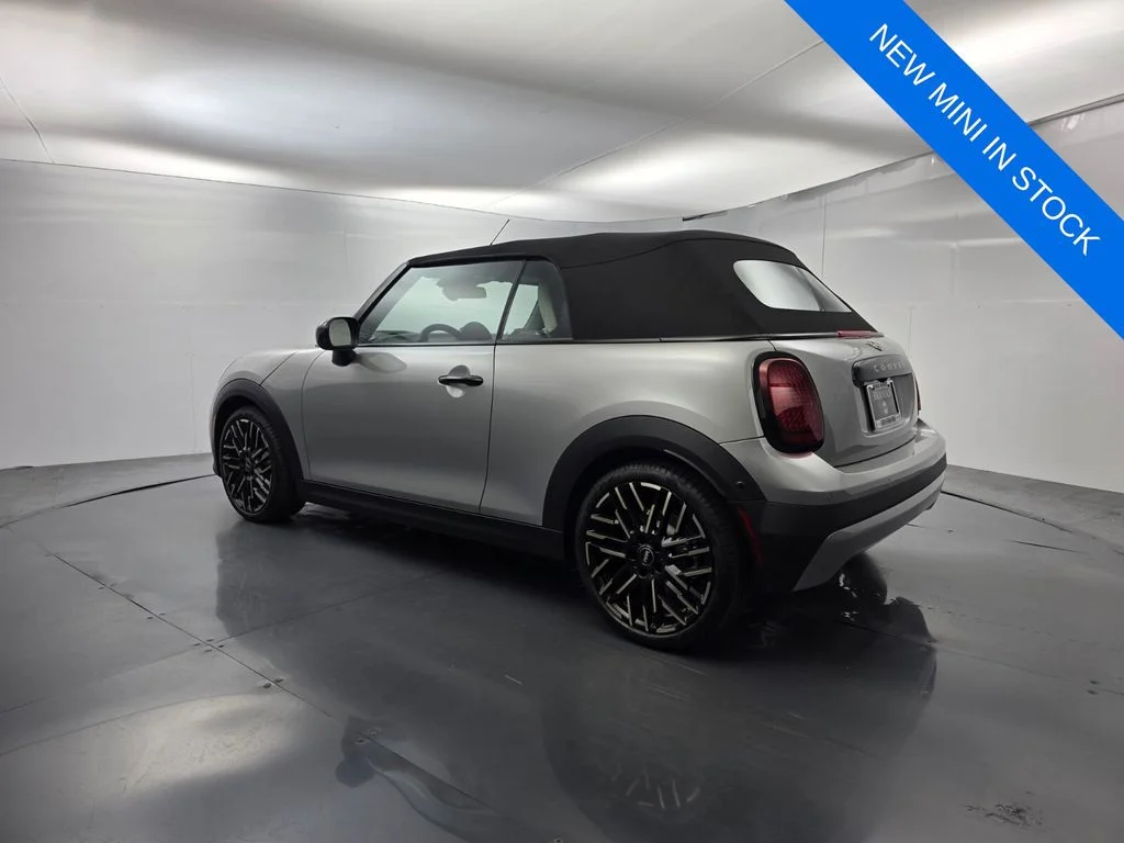 New 2026 Silver MINI Signature Plus image 7