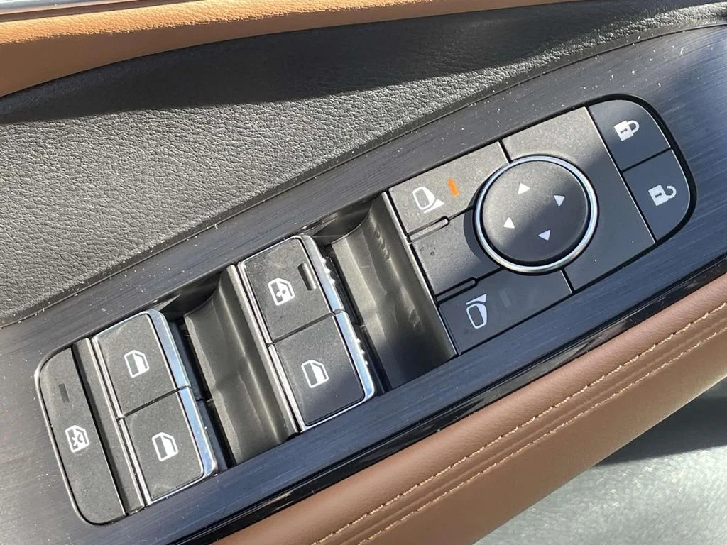 New 2026 Gray Nissan Platinum image 18