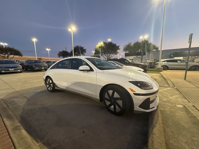 Certified Used 2024 White Hyundai SE image 6