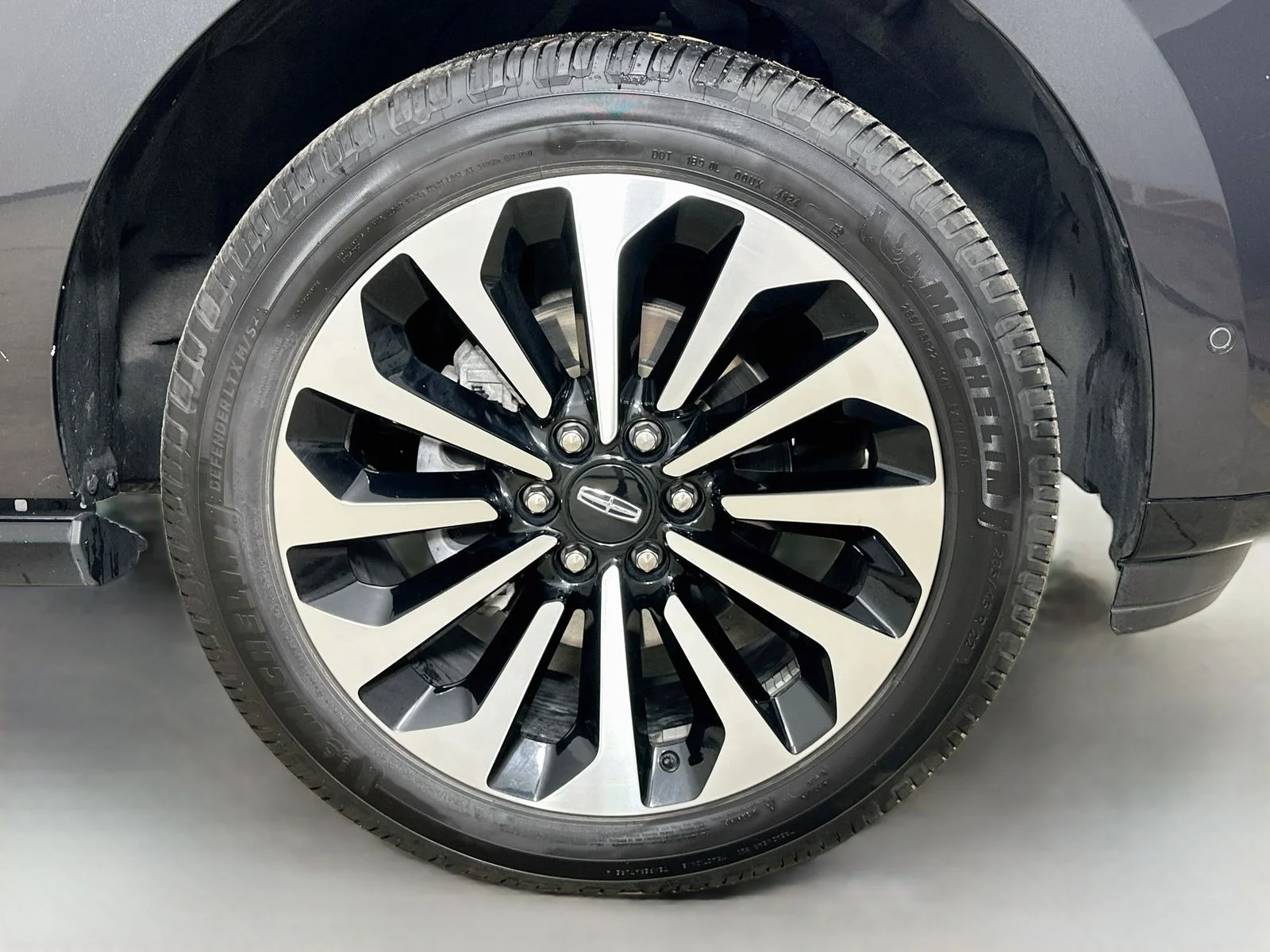 Used 2023 Gray Lincoln  image 11