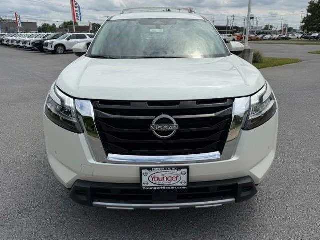 Certified Used 2024 Pearl White Nissan SL image 2