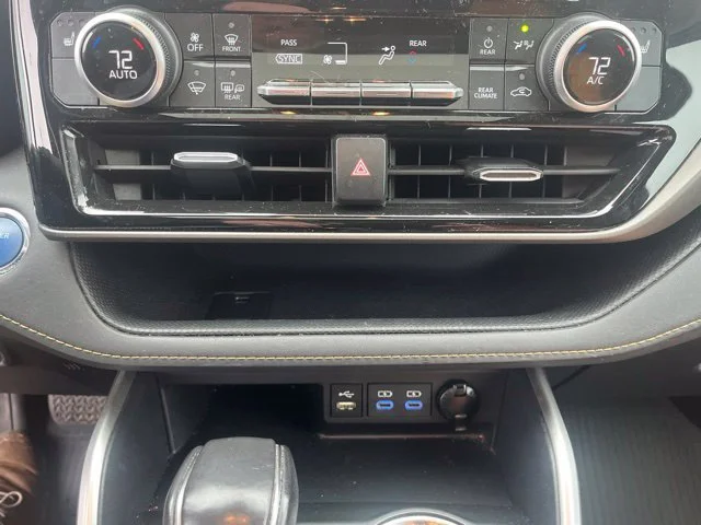 Used 2022 Beige Toyota Bronze Edition image 14