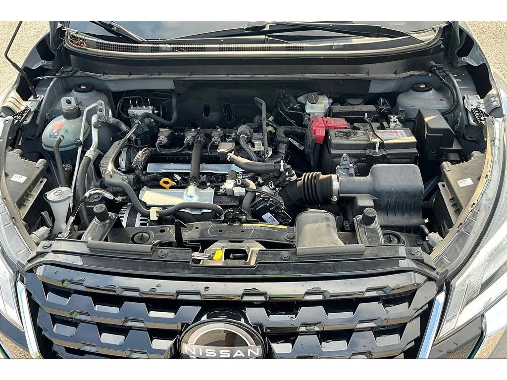 Used 2024 Gray Nissan SV image 8