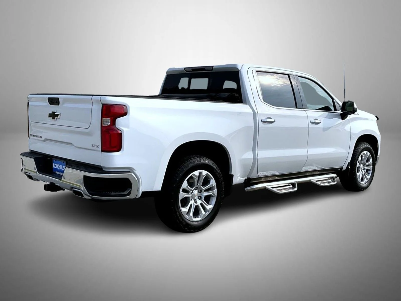 Used 2023 White Chevrolet LTZ image 5
