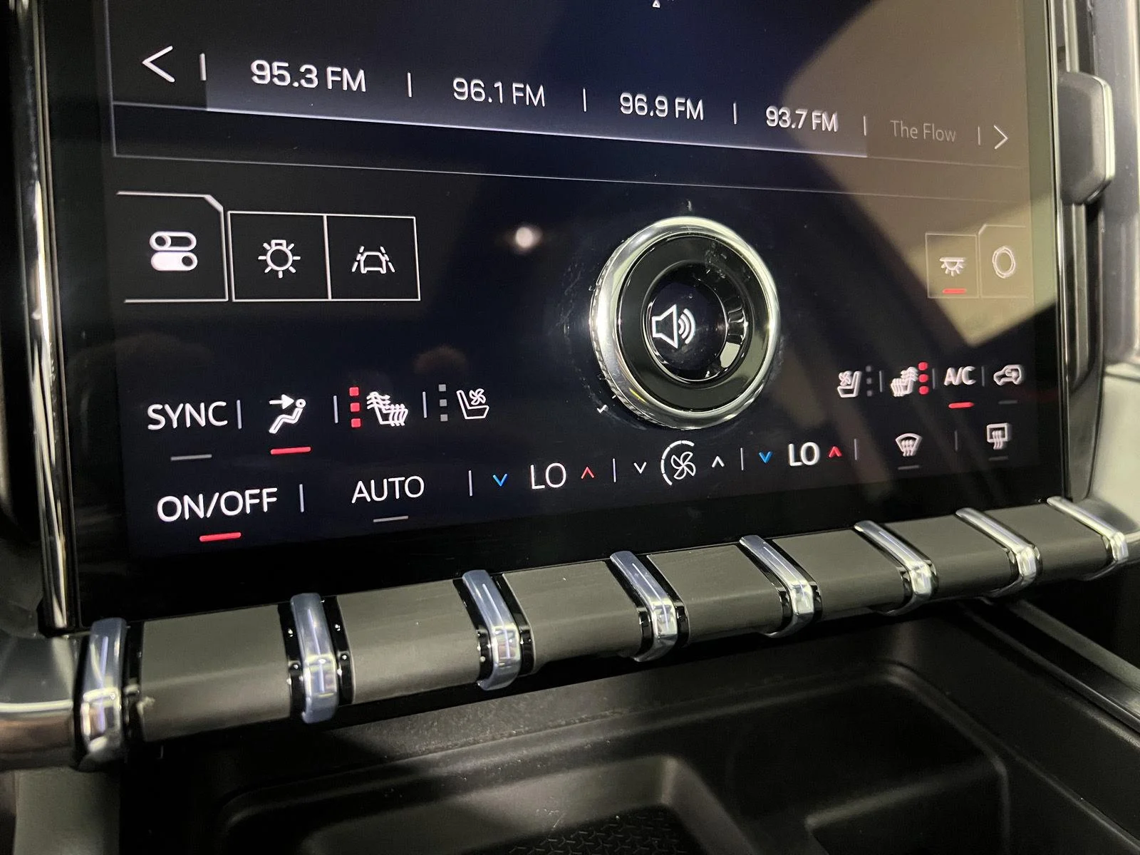 Used 2026 Sterling Metallic GMC AT4 image 34
